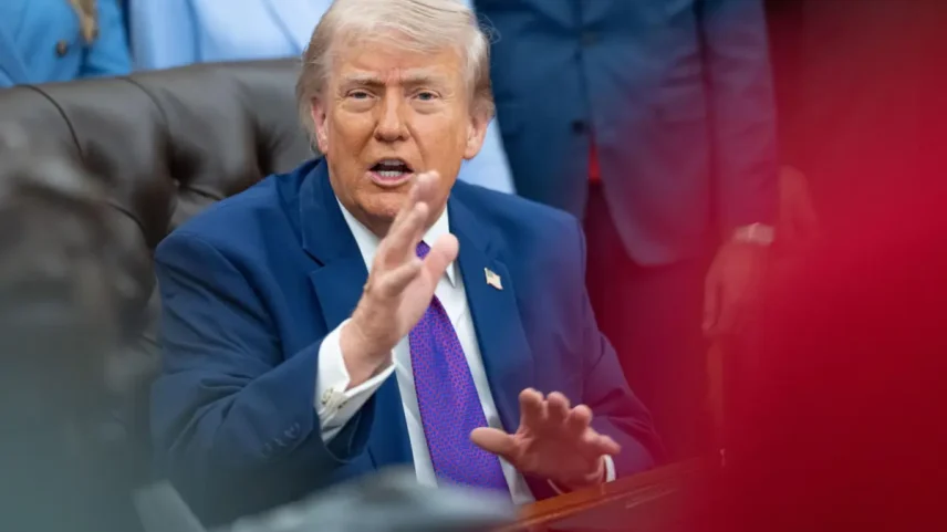 Trump classifica proposta iraniana como lixo e pensa retomar operações em Ormuz