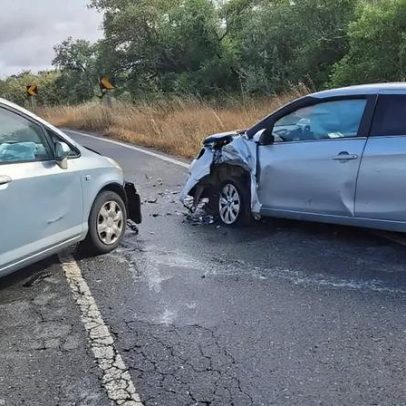 Quatro feridos numa colisão entre dois carros em Ourique