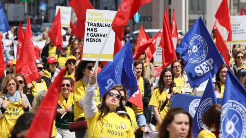 Mais de cem enfermeiros protestam em Lisboa em dia de greve