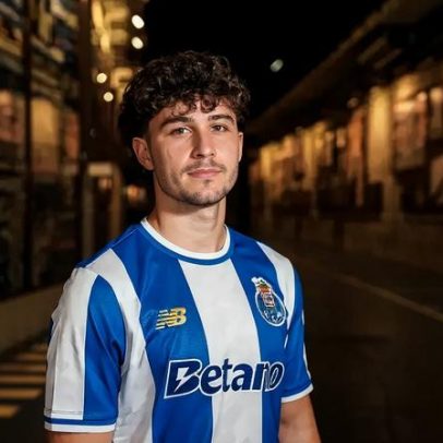 F. C. Porto renova contrato com jovem promessa
