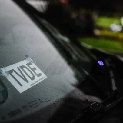 Bolt aumenta tarifas, elevando rendimentos dos motoristas