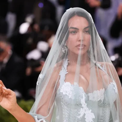 Georgina Rodríguez surge em azul como noiva na Met Gala