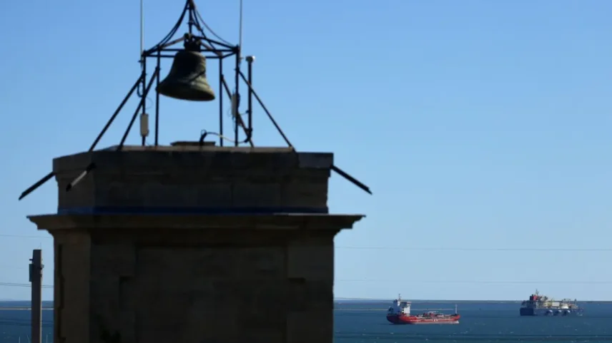 Londres alerta sobre abordagem de navio no estreito de Ormuz