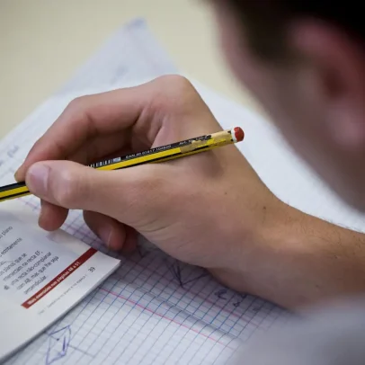 Pais endividados por cursos vendidos em escolas