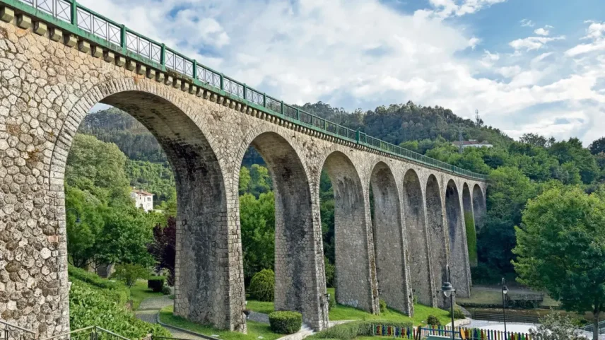 Ponte da antiga linha ferroviária do Vouga é um dos ex-libris de Vouzela