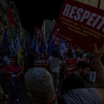 Fenprof leva milhares de professores às ruas e anuncia adesão à greve geral
