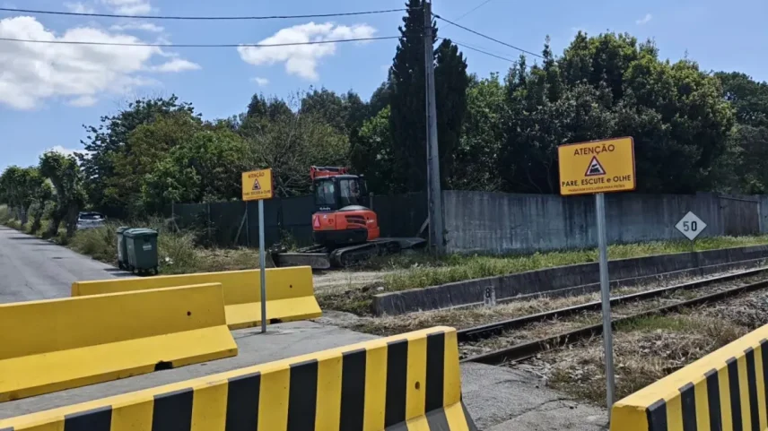 Fecho de passagem de nível em Silvalde gera revolta