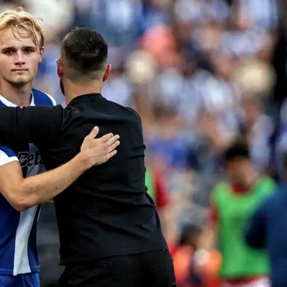 Farioli e Froholdt recebem prémios de melhor treinador e jogador