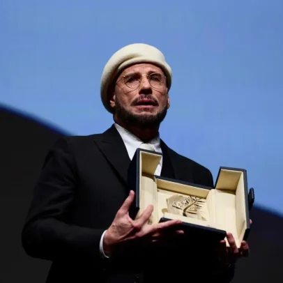 John Travolta surpreendido com Palma de Ouro de carreira