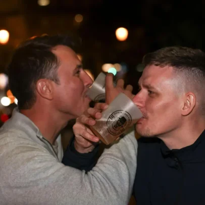 Bairro Alto mantém consumo de copos na rua após limitação da venda de álcool