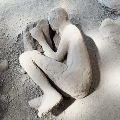 Cientistas identificam médico de Pompeia graças a caixa de instrumentos