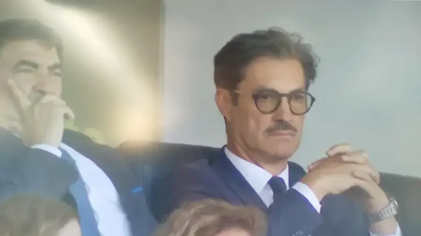 Vítor Baía esteve sentado no Dragão a assistir à consagração da equipa portista