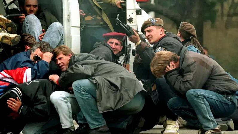 Operações conhecidas como "safari humano" aconteceram durante o cerco de Sarajevo na Guerra da Bósnia (1992-1995)