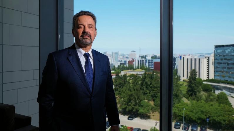 João Sàágua acumula dois salários, o de docente e o de reitor