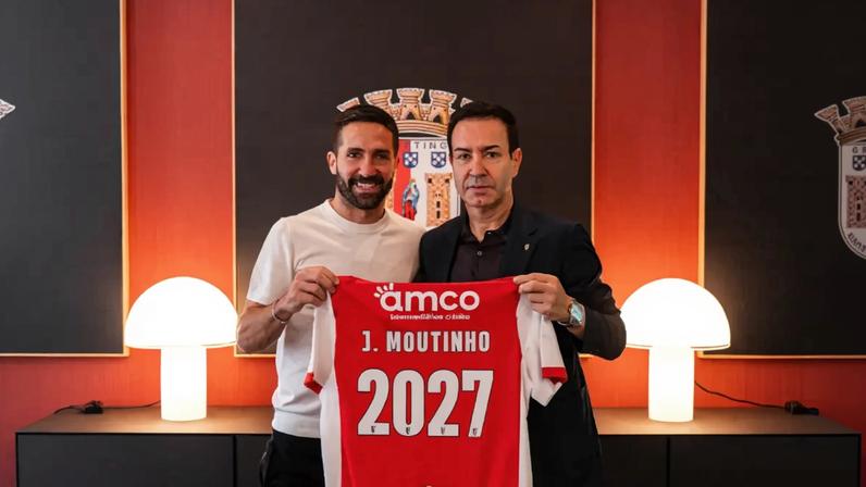 Afonso Eulálio durante uma descida da 11.ª etapa