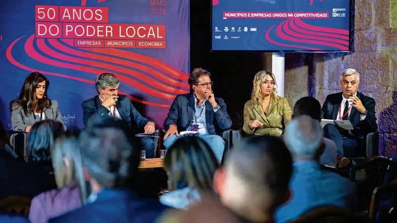 Autarcas e empresários discutiram entraves ao crescimento económico. Cooperação entre municípios irá atrair investidores