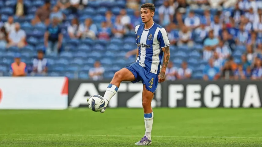 Porto afasta interesse do Barça por Jakub Kiwior