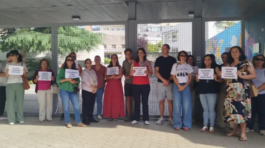 Pais protestam contra falta de ar condicionado numa escola de Braga