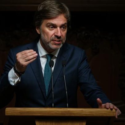 Parlamento aprova alargamento unânime de transportes gratuitos para excombatentes