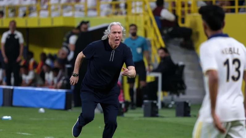 Jorge Jesus durante o jogo com o Damac, que confirmou o título do Al Nassr