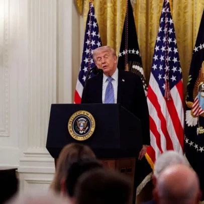 Trump suspende operação de escolta de navios no Estreito de Ormuz