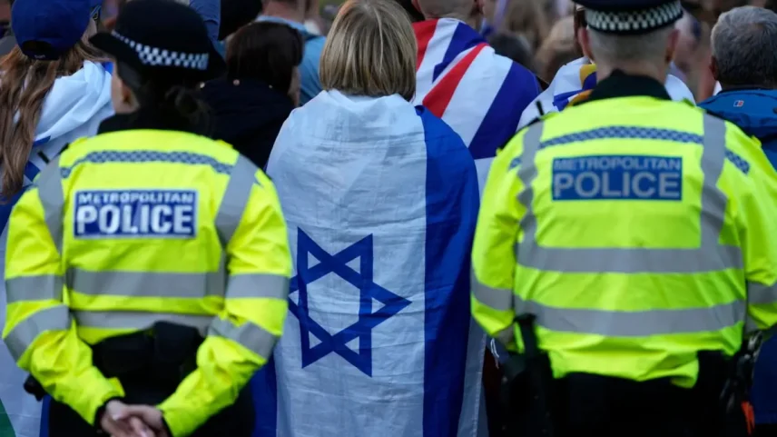 Homem acusado de tentativa de homicídio após esfaquear dois judeus em Londres