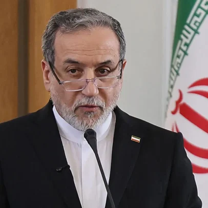China recebe ministro iraniano e afirma que a guerra é ilegítima