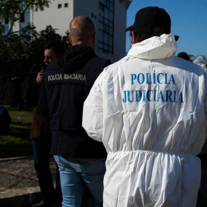 Idoso degola mulher na casa de banho e comete suicídio na serralharia