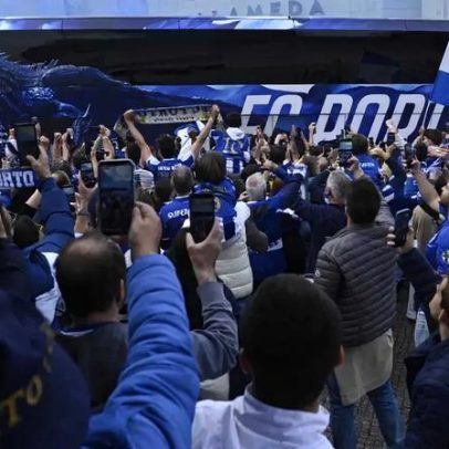 Porto apresenta onze de Farioli para decisão diante do Alverca