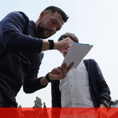 Farioli estrela no Olival e assina autógrafos após conferência