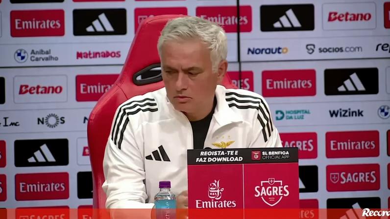 Mourinho celebra renovação de Rui Borges