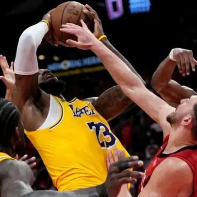 Lakers vencem Rockets e avançam para enfrentar os Thunder