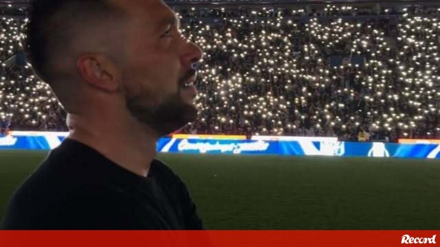 Momento de grande emoção: Farioli em lágrimas quando o Dragão rendeu homenagem a Jorge Costa