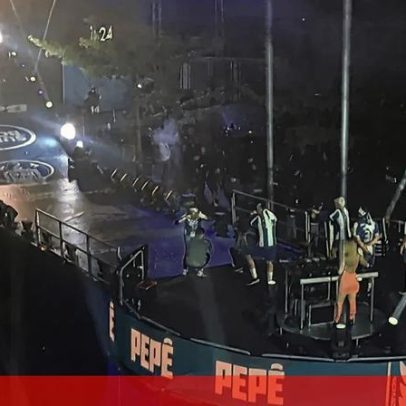 Pepê revive o 'chora, bebé' e faz gesto do colinho no desfile do FC Porto campeão