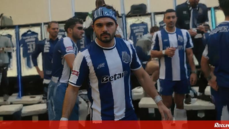 «É deslize que vocês querem?»: Pepê com 'bicada' na festa no balneário