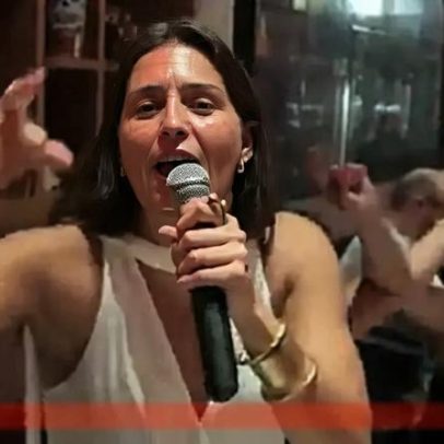 Kika Nazareth canta música para Patri após Barcelona garantir final da Champions