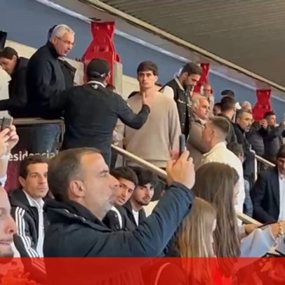 António Silva assiste ao Benfica B diante do Acad. Viseu no Seixal