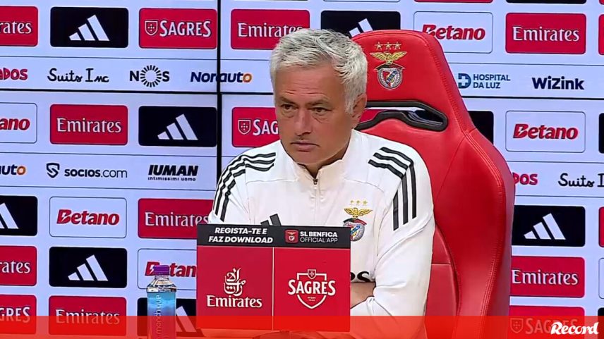 Mourinho: equipa tem mentalidade de quem joga duas finais