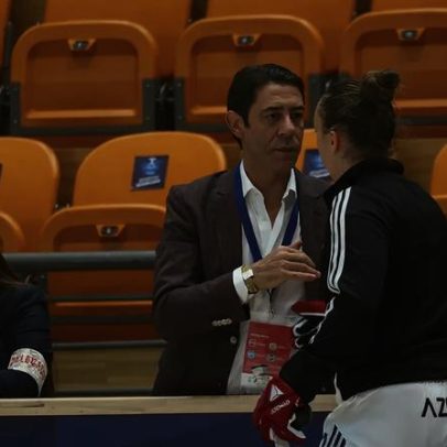 Rui Costa apoia equipa feminina de hóquei em patins na final da Champions