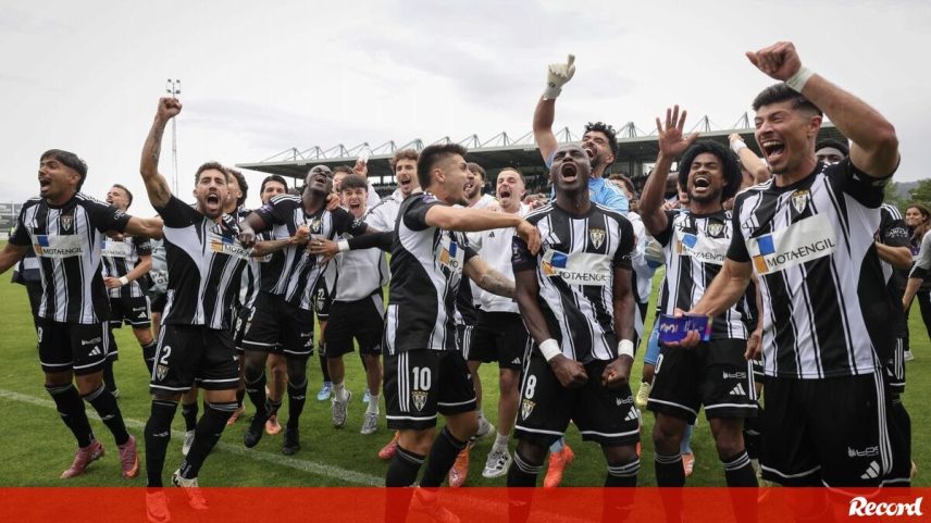 Amarante vence U. Santarém e garante subida inédita à 2.ª Liga