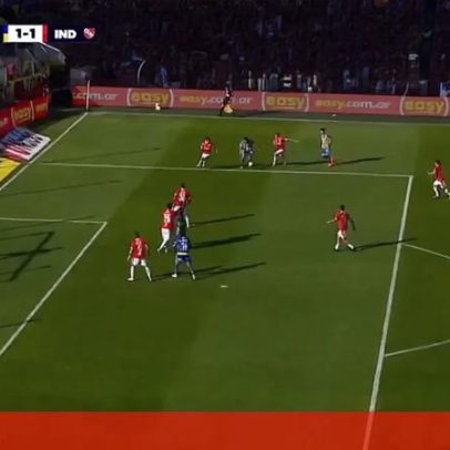 Di María faz golaço frente ao Independiente e entra em modo repetição