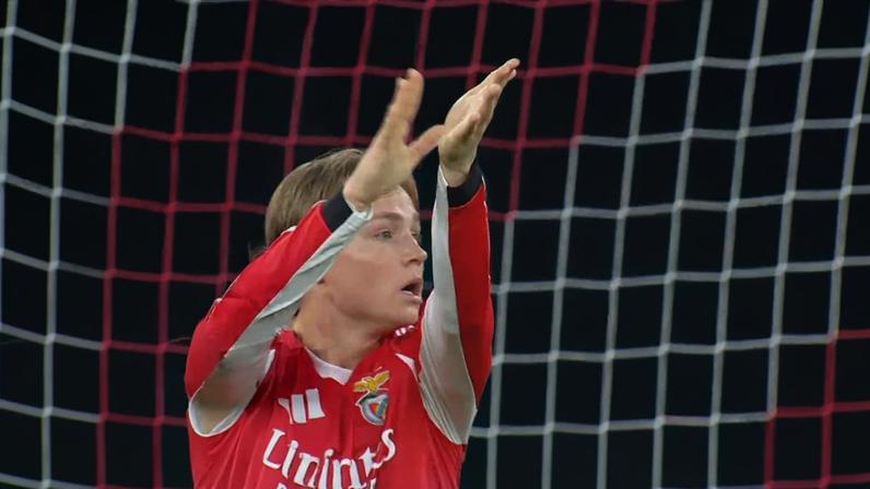 Schjelderup quase marca; Benfica pediu penálti num lance