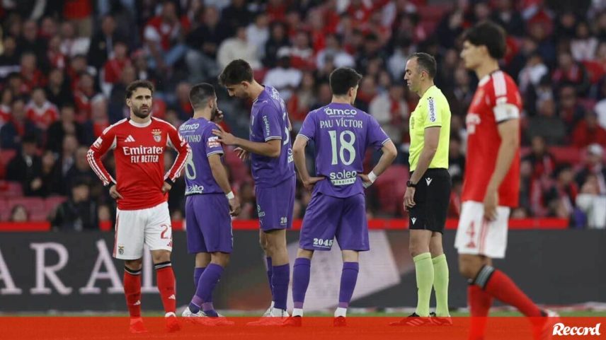 João Pinheiro ficou cercado, segundo relatos
