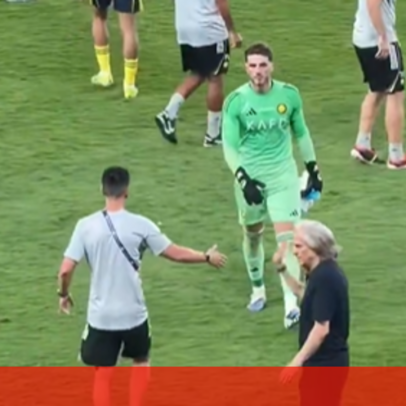 Jorge Jesus não cumprimentou o guarda-redes do Al Nassr após erro grave