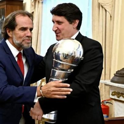 Miguel Albuquerque recebe campeão do Marítimo e destaca persistência