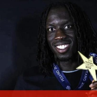 Zicky esclarece lesão no joelho: joga assim e paga a fatura