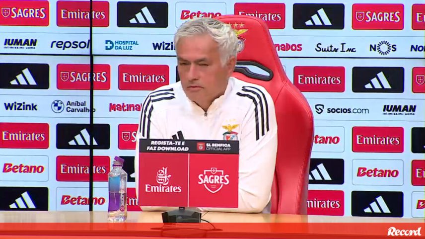 Mourinho critica arbitragens: no Benfica, ter êxito é ganhar sem milagres