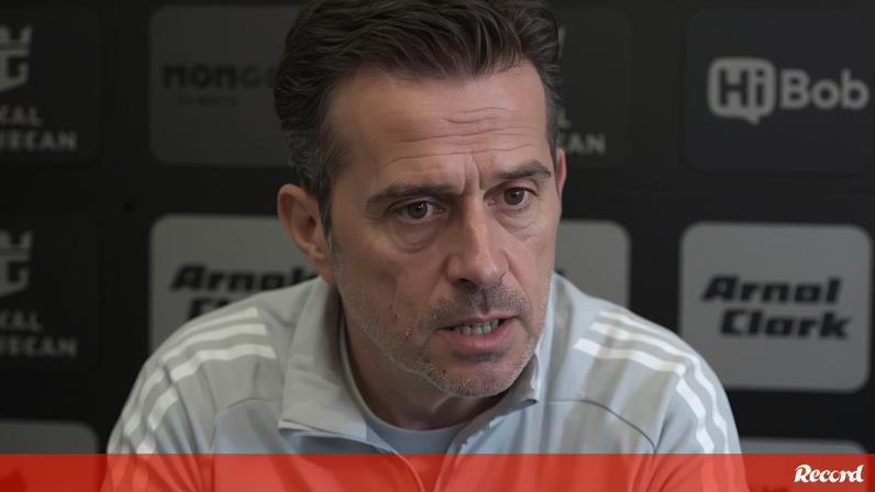 Marco Silva garante que não teve qualquer conversa com o Benfica