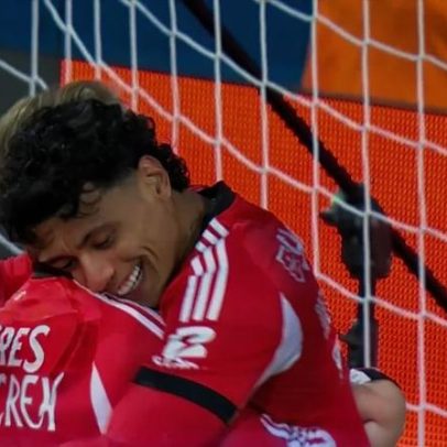 Schjelderup pela esquerda e Ríos a encostar: Benfica vence na Amoreira