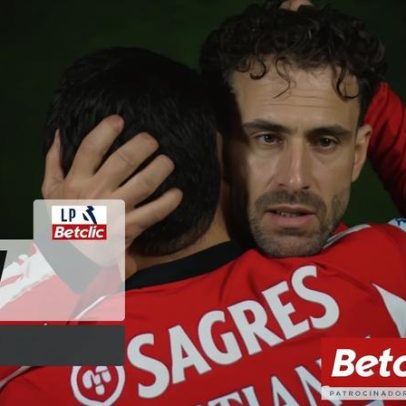 Rafa marca o 3.º do Benfica frente ao Estoril com toque de calcanhar